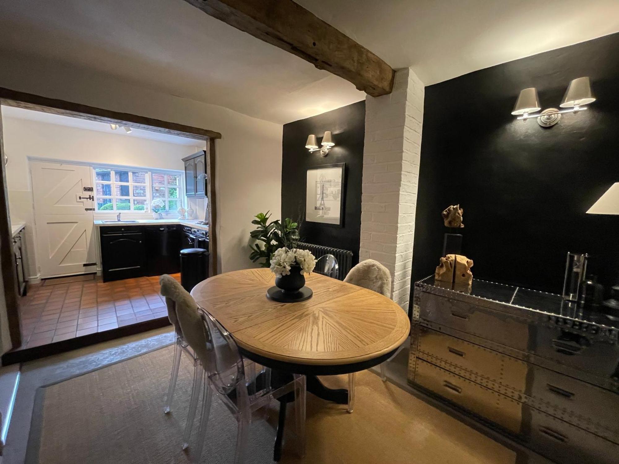Entire Georgian Luxury Home - 3 Storey- High St Henley-In-Arden -Two Bedrooms-Sleeps 4 ภายนอก รูปภาพ